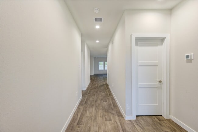 Foto del edificio - 14245 Wonder Lake Ln