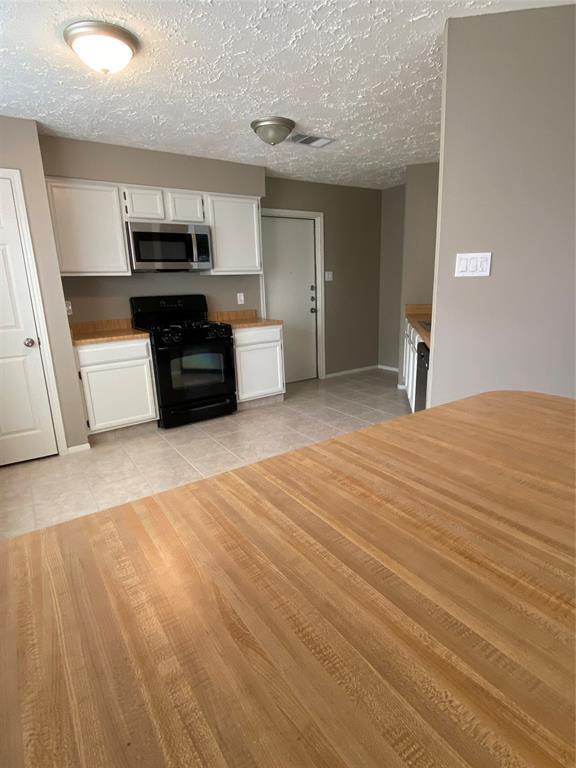 Building Photo - 410 Reseda Dr