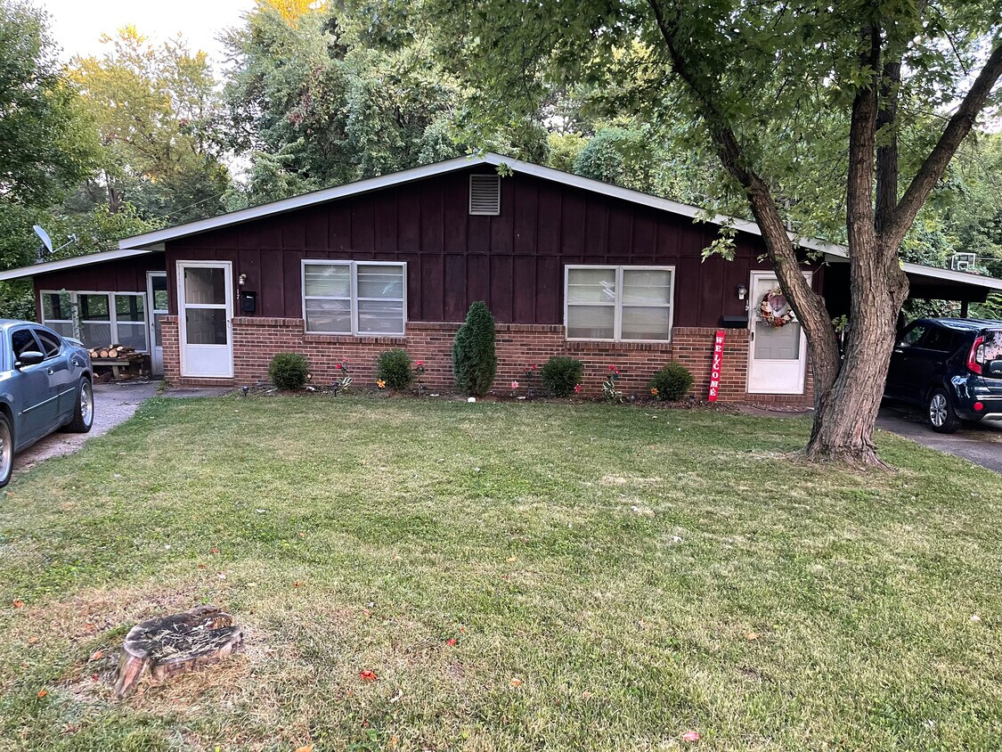 17 Southern Dr, Belleville, IL 62223 House Rental in Belleville, IL