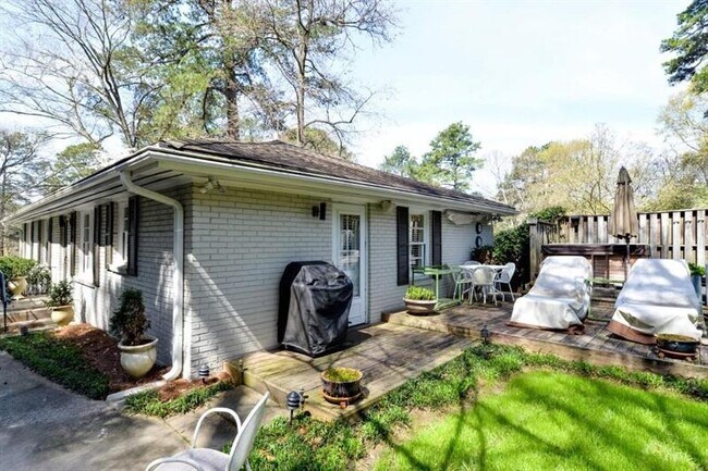 Building Photo - 1783 Piedmont Way NE