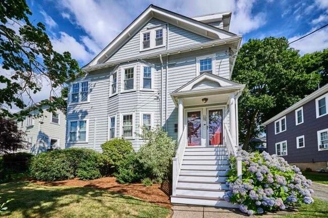 Building Photo - 135 Slade St