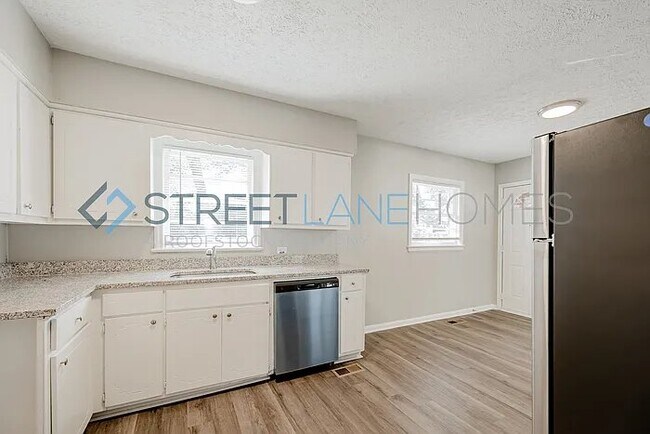 Building Photo - 137 Prince Ave