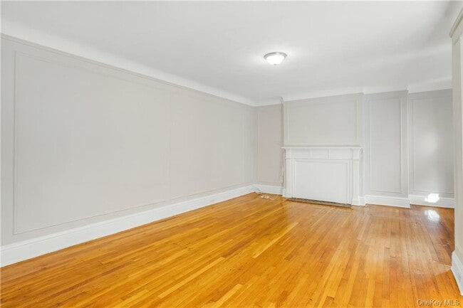 Building Photo - 254 Martine Ave