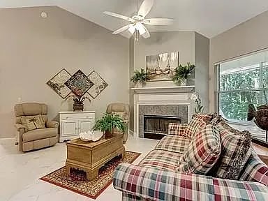 Foto del edificio - 1849 Ocean Village Dr