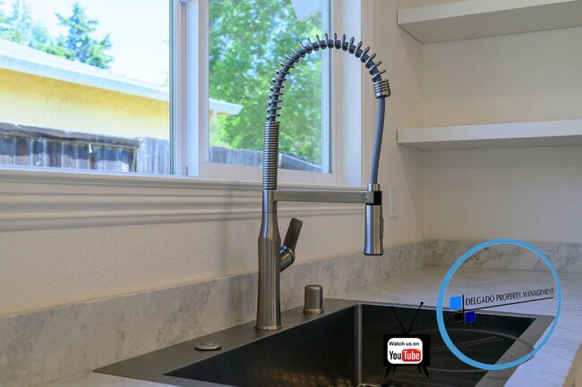 Building Photo - Central Benicia newly remodeled 3 bedroom ...