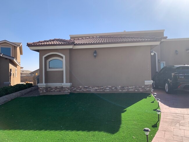 Foto del edificio - 2600 Snowy Rock Pl