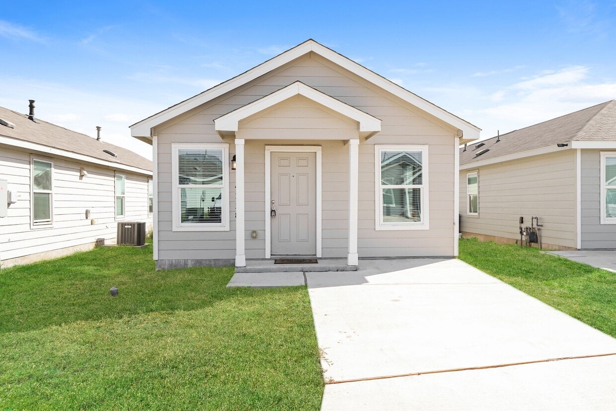 Foto principal - Adorable 3 bedroom 2 bathroom house!