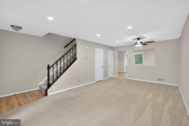 Building Photo - 142 Leedom Way