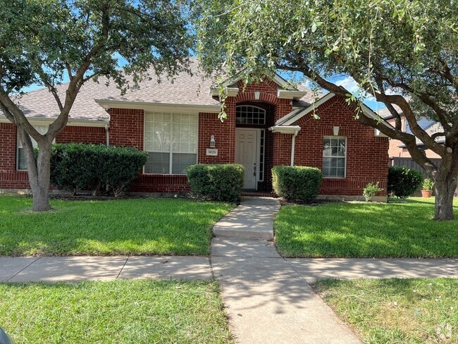 Building Photo - 5820 Chatham Ln