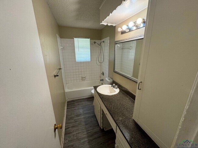 Building Photo - 603 Circle Drive