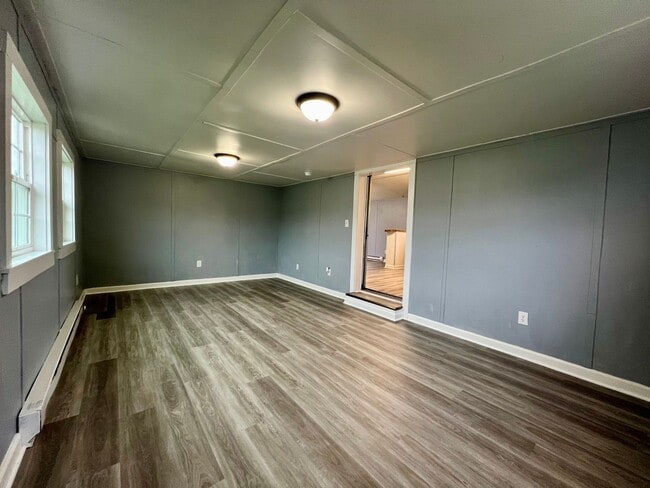 Building Photo - 3 Bed/ 2 Bath in Bunker Hill