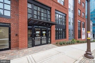 Building Photo - 1411 Key Blvd