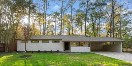 Building Photo - 2610 N Red Cedar Cir