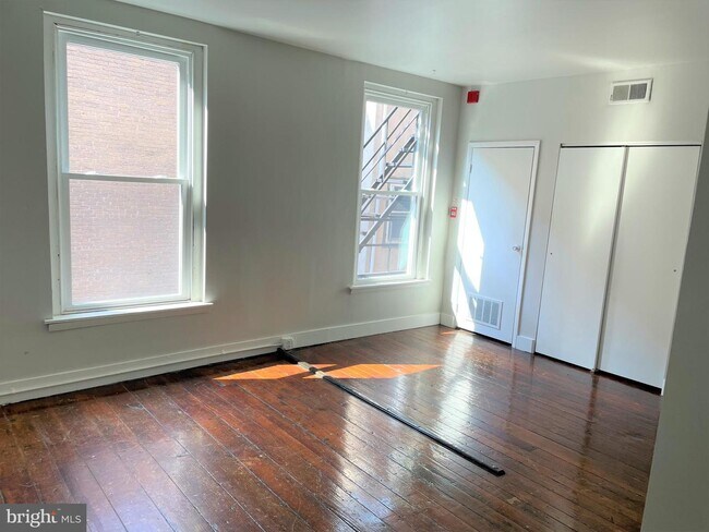 Foto del edificio - 160-164 N 3rd St