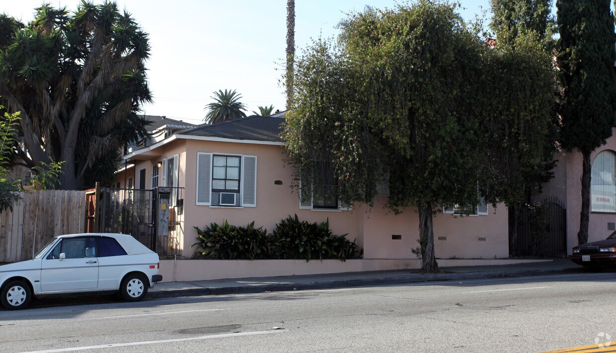 Foto principal - 4130 E 7th St