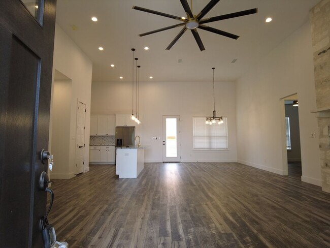 Foto del edificio - 112 Madrona Ln