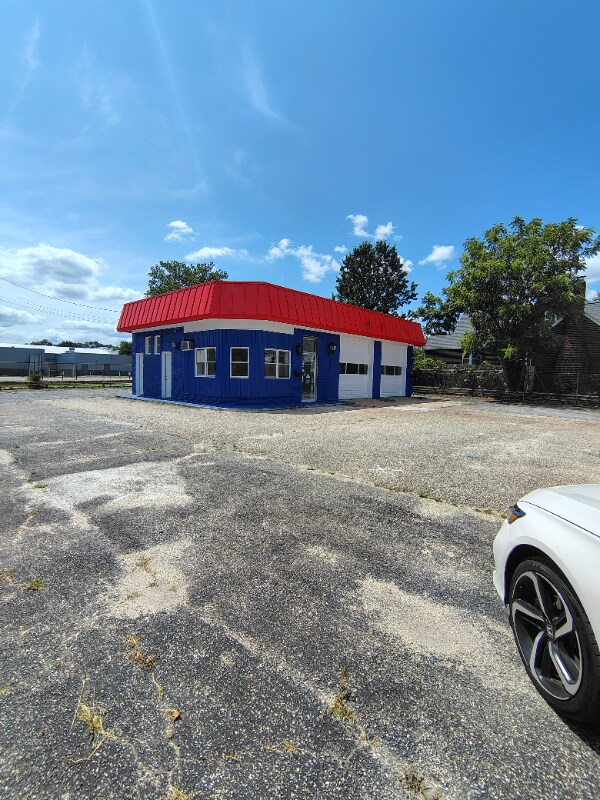 Foto del edificio - 715-717-717 E Main St