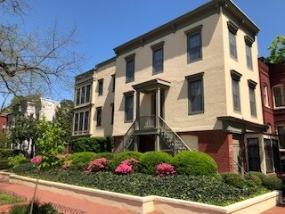House - 401 5th St NE