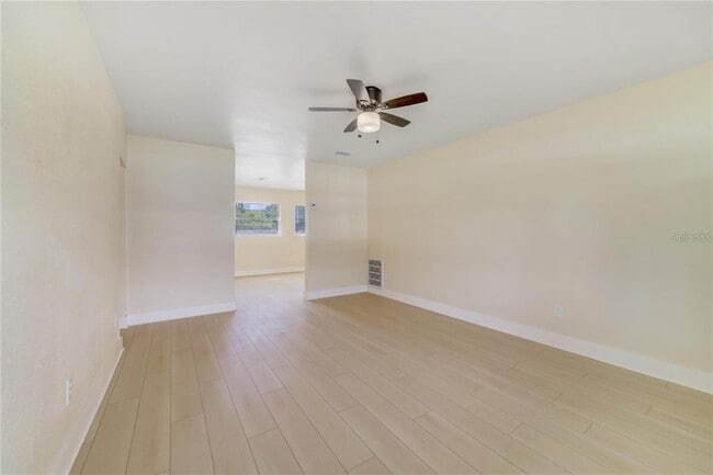 Foto del edificio - 30 W Hammon Dr