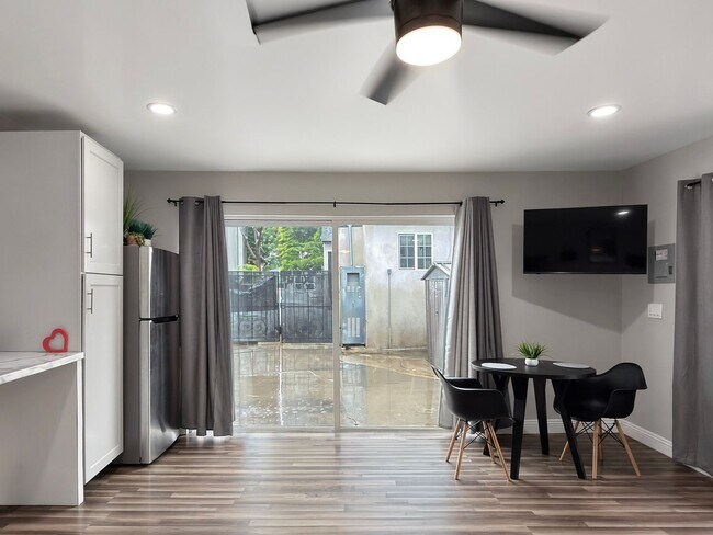 Foto del edificio - 1003 E Ridgewood St