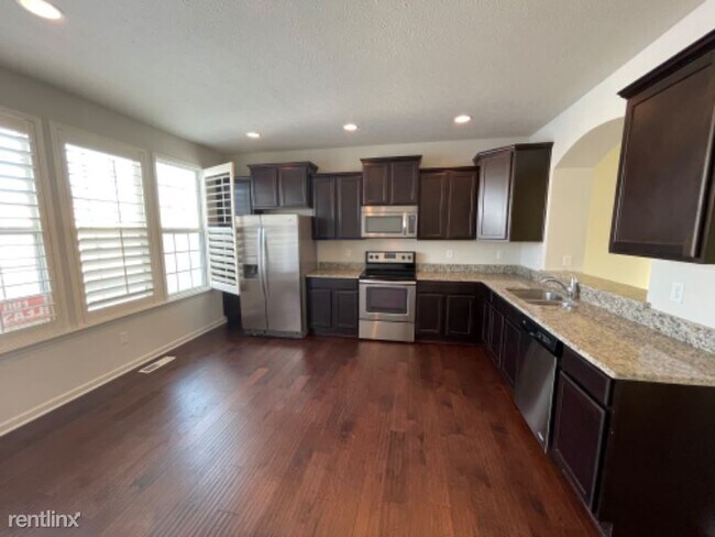 Building Photo - 3 br, 2.5 bath Townhome - 14008 East End Road