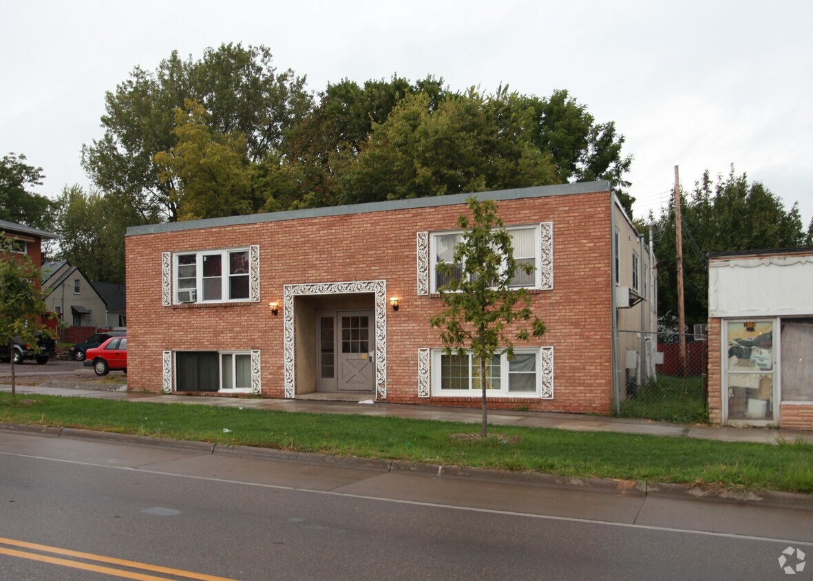 Primary Photo - 1910 Lowry Ave N