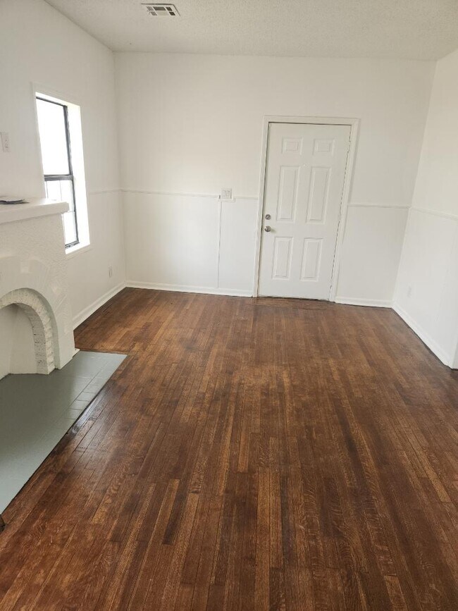 Foto del edificio - 1223 N Chautauqua Ave