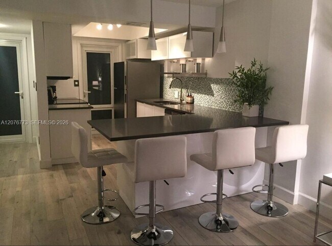 Foto del edificio - 3424 SE 12th St