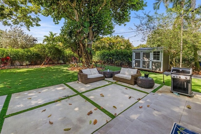 Building Photo - 90 NE 106th St