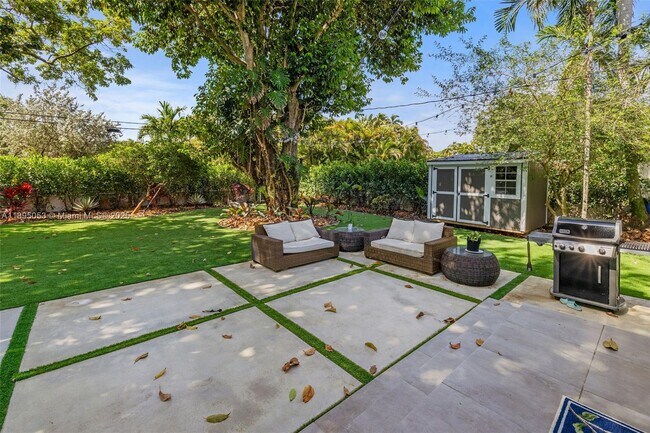 Foto del edificio - 90 NE 106th St