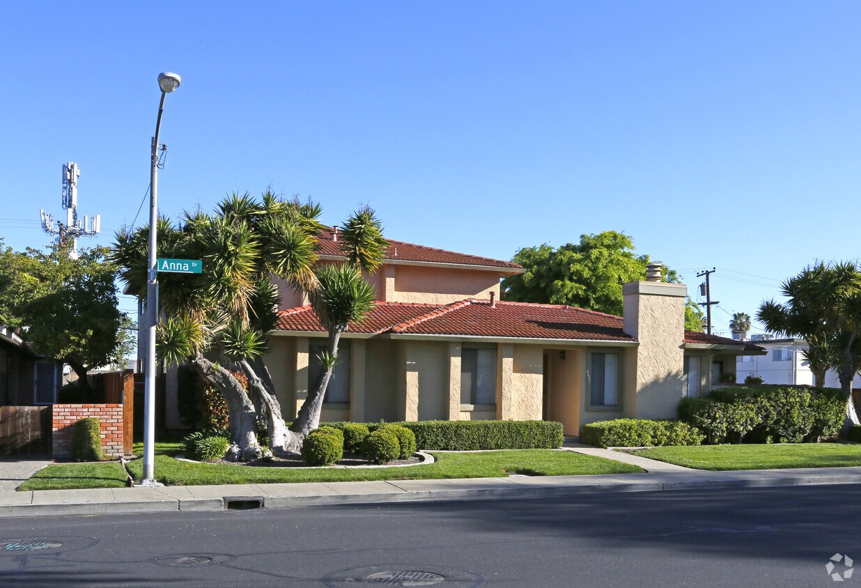 Building Photo - 2431 Anna Dr