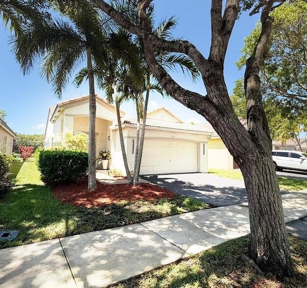 Foto del edificio - 4449 Blossom Ln