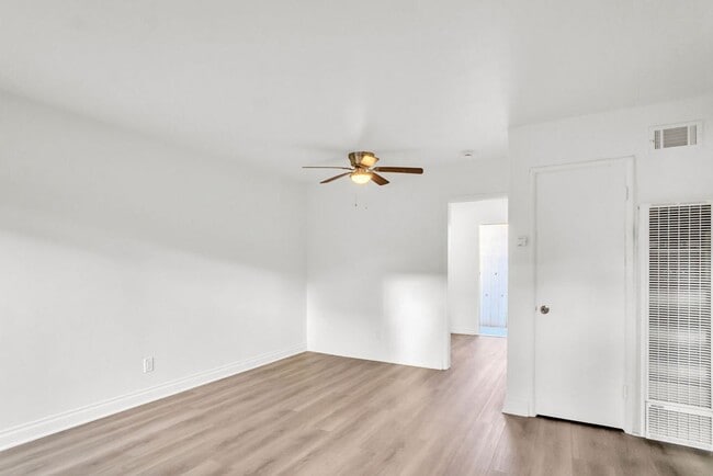 Building Photo - Diamond St Units