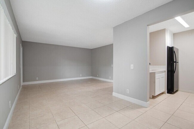Foto del edificio - 516 Meadows Cir