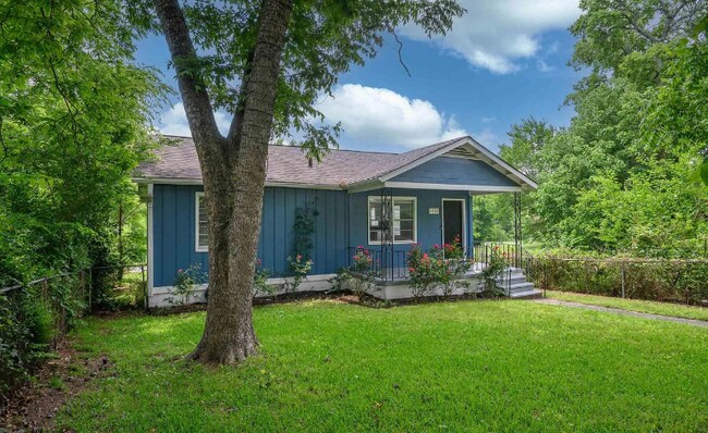 Foto del edificio - 2033 E Lake Blvd