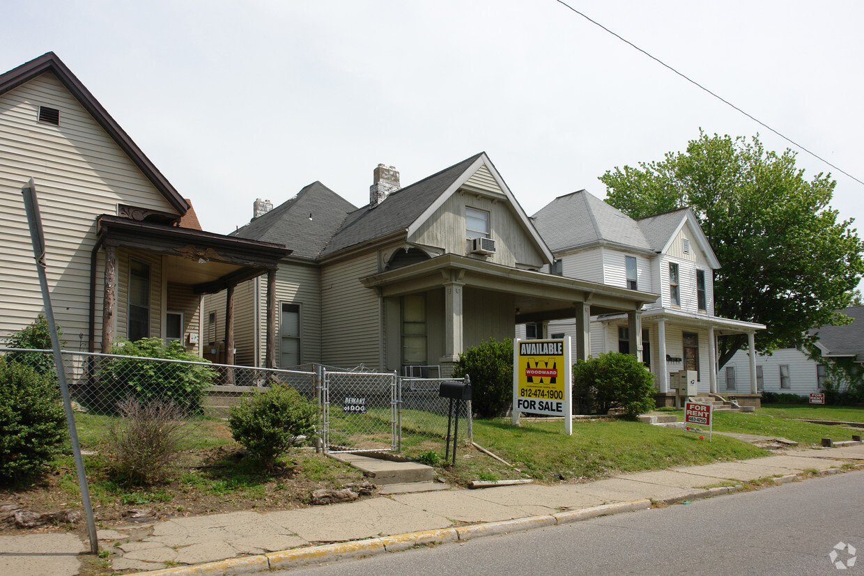 Building Photo - E. Franklin Fourplex