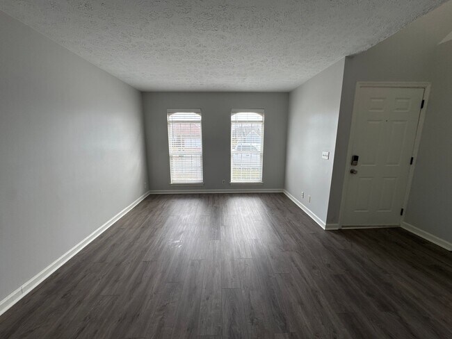 Foto del edificio - Updated 3BR Home Near Percy Priest & Airport – Fenced Yard & Easy Commute