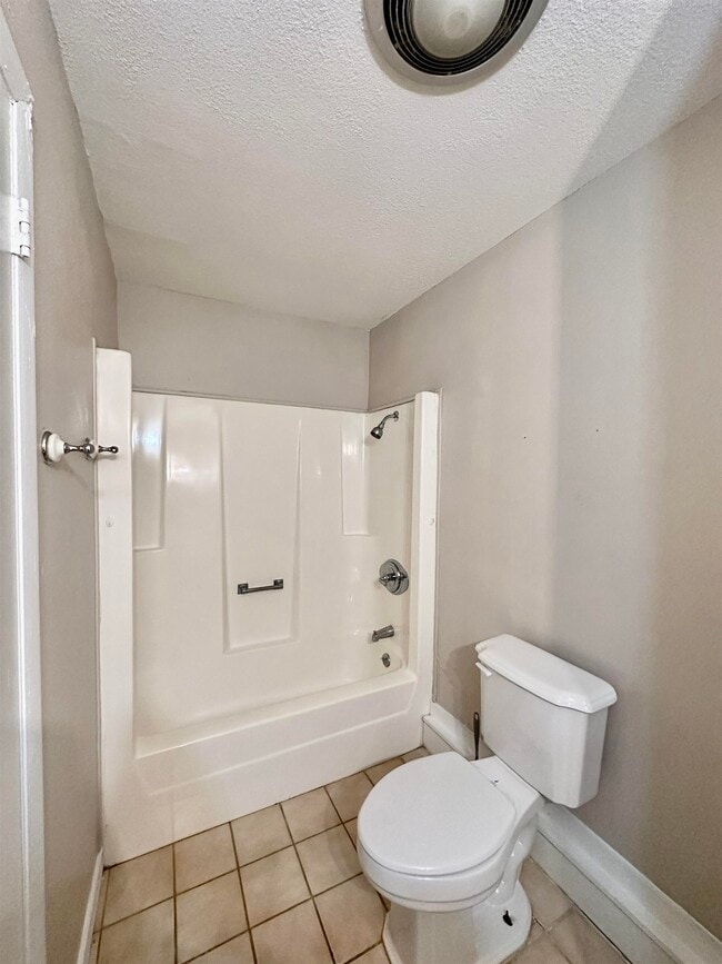 Building Photo - 4610 Retama Dr