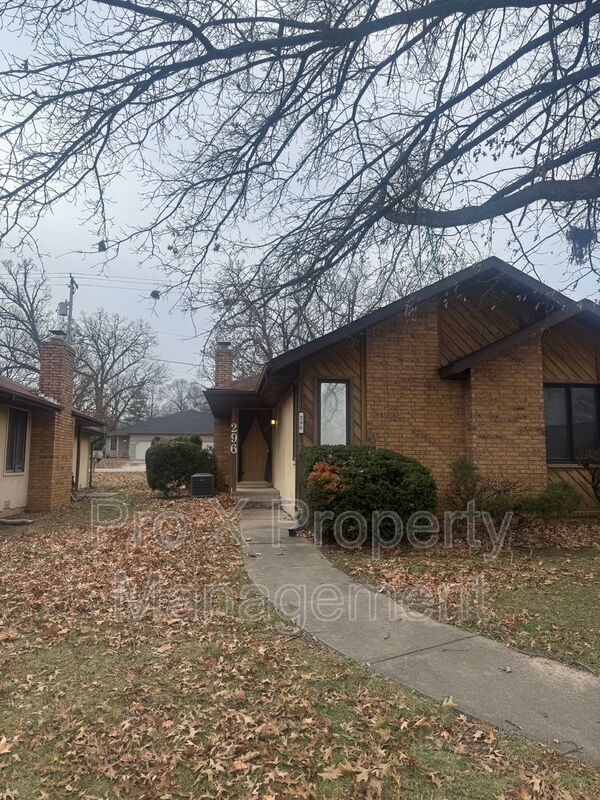 Building Photo - 296 Streamside Ct