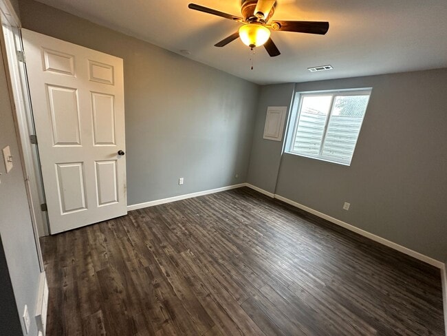 Building Photo - $1650 - 4 Bed 2 Bath Home