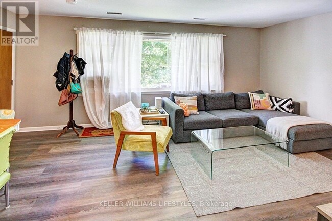 Building Photo - 84 Wilson Ave