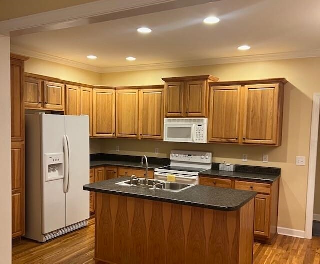 Building Photo - 2708 Pointe Ct