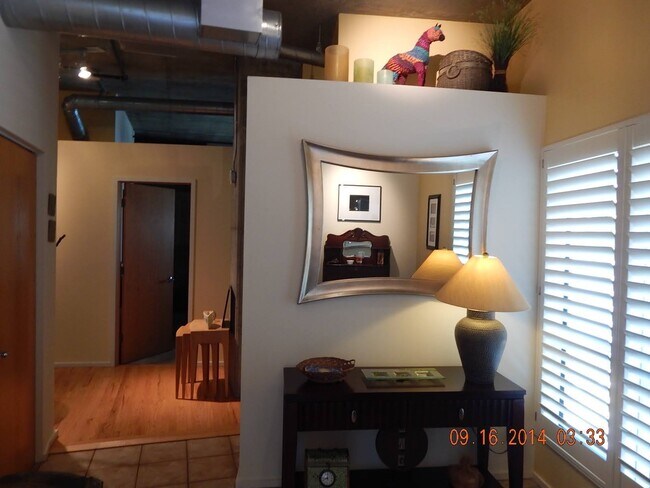 Foto del edificio - 290 W 12th Ave