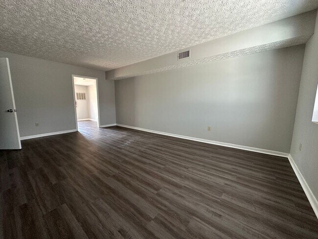 Building Photo - 3159 Tiffany Ct