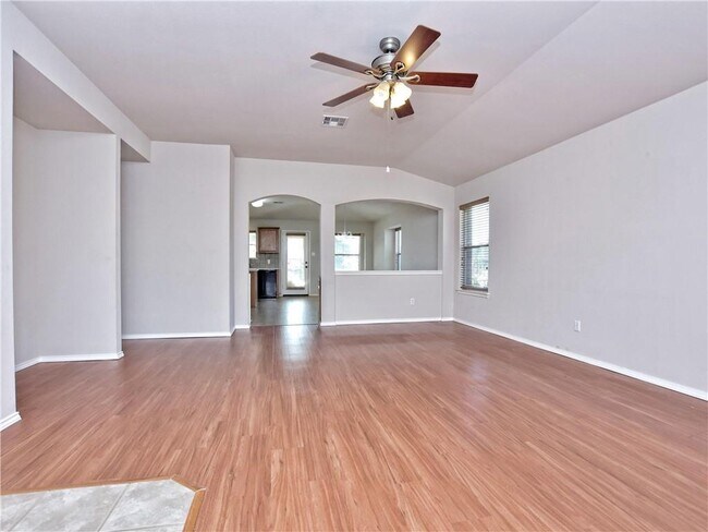 Foto del edificio - 3901 Rolling Canyon Trail