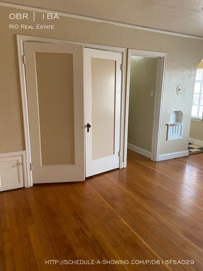 Foto del edificio - 1563 N Washington St