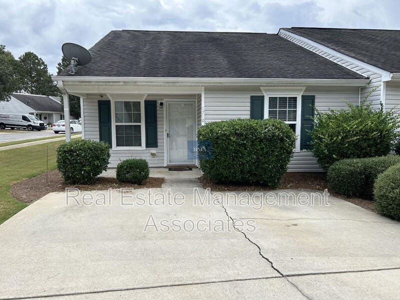 Foto principal - 1710 Summerwoods Ln