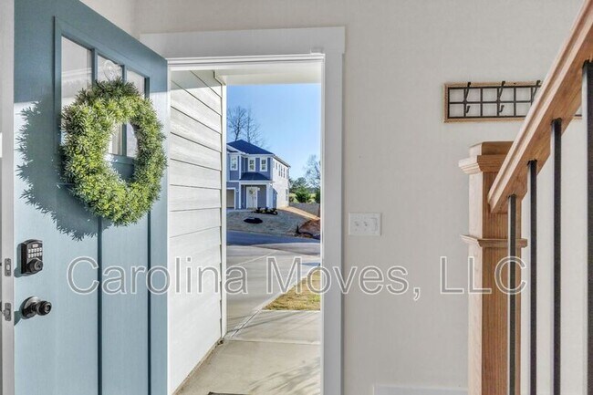 Foto del edificio - 860 Pleasant Fls Dr