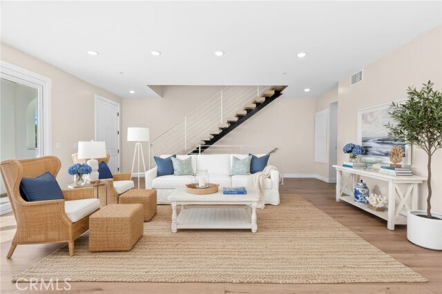 Foto del edificio - 34074 Colegio Dr