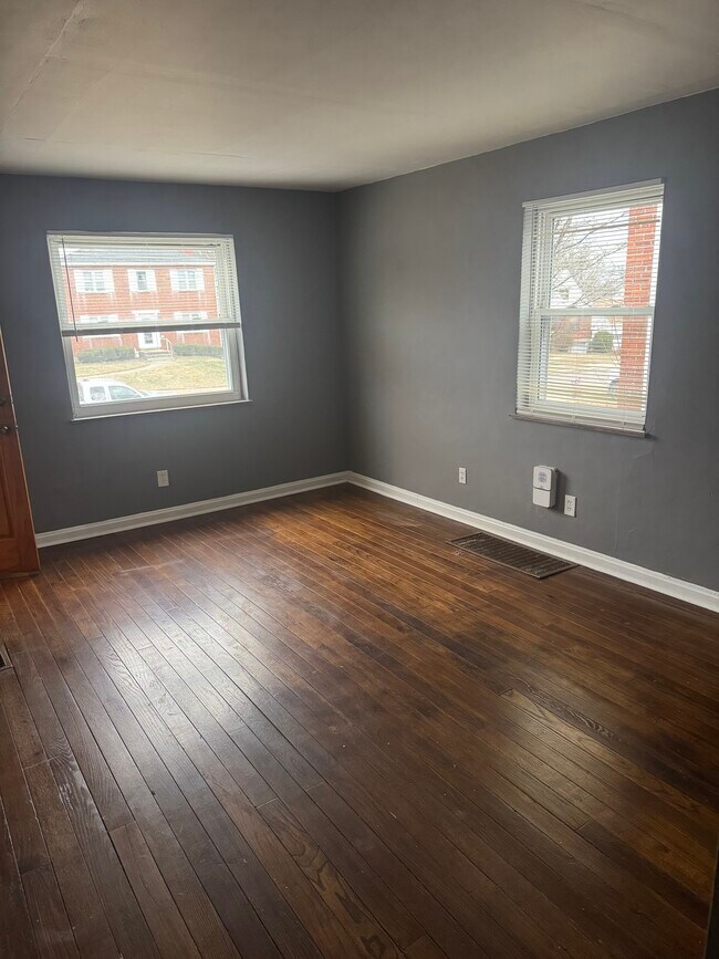 Building Photo - 4036 Homelawn Ave